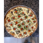 Salgadas: Costela - Pizza Grande (Ingredientes: Cebola, Cebolinha Verde, costela desfiada, Cream Cheese, pimenta biquinho)