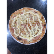 Salgadas: lombo canadense com abacaxi - Pizza Grande (Ingredientes: Abacaxi, Cream Cheese, Lombo Canadense)