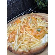 Especiais: CAMARÃO 4 QUEIJOS - Pizza (Ingredientes: Azeitonas, Batata Palha, Camarão, Catupiry Original, Cream Cheese, Molho de tomate artesanal, Mussarela, Orégano, Provolone)