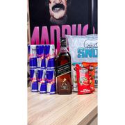 combos com 6 Red Bull: Combo Black Label 1l com 6 Red Bull + 3 gelo de sabor - Whisky