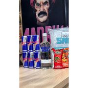 combos com 6 Red Bull: Combo Absolut neutra com 6 Red Bull + 3 gelo de sabor - Vodka