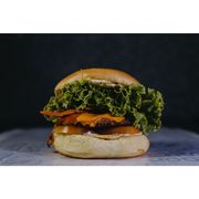 Lanches: cheese Bacon smash - Lanche tamanho P (Ingredientes: Alface, Bacon Fatiado, hamburguer 80 g, Maionese da Casa, pão tipo brioche, queijo tipo chedder, Tomate)