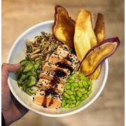 Poke: POKE SALMÃO SELADO GERGELIM - Tamanho Grande 500 gramas aprox. (Ingredientes: SALMÃO SELADO EM CROSTA DE GERGELIM)