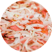 Tradicionais: 04-Calabresa Acebolada - Pizza Grande Redonda (8 Fatia) (Ingredientes: Molho de Tomate, Mussarela, Calabresa, Orégano, Cebola)