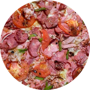 Tradicionais: Baiana Apimentada - Pizza Grande (Ingredientes: Azeitona, Bacon, Calabresa, Cebola, Molho de Pizza, Mussarela, Orégano, Pimenta, Pimentão, Presunto, Tomate)