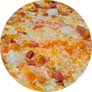 Tradicionais: Frango C/ Bacon - Pizza Grande (Ingredientes: Azeitona, Bacon, Frango, Molho de Pizza, Mussarela, Orégano)