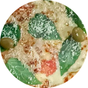 Tradicionais: Marguerita - Pizza Grande (Ingredientes: Azeitona, Molho de Pizza, Mussarela, Parmesão, Tomate)