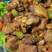 Porções: Frango à Passarinho - Grande (Ingredientes: Alho Frito, Frango, Limão, Molho Verde)