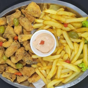 Porções: Filé de Tilápia C/ Fritas - Grande (Ingredientes: Alface, Azeitona, Filé de Tilápia, Fritas, Limão, Molho Especial)