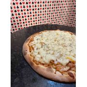 Tradicionais: 31- Teatro Mágico (Frango 4 queijos) - Pizza Grande (Ingredientes: Frango Desfiado, Gorgonzola, Molho de Tomate, Mussarela, Parmesão Ralado, Provolone Defumado)