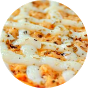 Tradicionais: 18-Frango Catupiry - Pizza Grande Redonda (8 Fatia) (Ingredientes: Molho de Tomate, Mussarela, Frango Desfiado, Catupiry, Orégano)