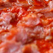 Presidenciais: 59-Calabresa Bêbada - Pizza Grande Quadrada (16 Fatias) (Ingredientes: Molho de Tomate, Mussarela em Dobro, Calabresa Com Aguardente 51, Orégano, Cebola)