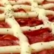 Especiais: 43-Catubresa - Pizza Grande Quadrada (16 Fatias) (Ingredientes: Molho de Tomate, Mussarela, Calabresa, Tomate, Catupiry, Orégano)