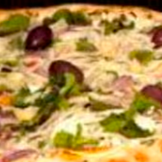 Presidenciais: 102-Chancliche Jumana - Pizza Grande Quadrada (16 Fatias) (Ingredientes: Molho de Tomate, Mussarela, Chancliche Jumana, Cream Cheese, Tomate Seco, Orégano)