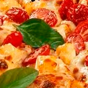 Tradicionais: 01-Marguerita - Pizza Grande Quadrada (16 Fatias) (Ingredientes: Molho de Tomate, Mussarela, Tomate, Manjericão Fresco, Orégano)
