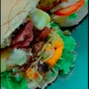 Lanche: X-Tudo - Lanche (Ingredientes: Alface, Bacon, Batata Palha, Calabresa, Catupiry, Cheddar, Ervilha, Hamburguer, Maionese, Milho, Mussarela, Ovo, Pão, Presunto, Tomate, Vinagrete)