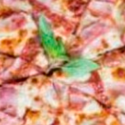 Especiais: 34-Lombo Canadense - Pizza Grande Quadrada (16 Fatias) (Ingredientes: Molho de Tomate, Mussarela, Lombo Canadense, Catupiry, Orégano)