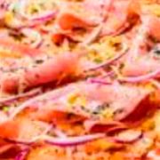 Presidenciais: 57-Ouro Perdigão - Pizza Grande Quadrada (16 Fatias) (Ingredientes: Molho de Tomate, Mussarela, Mortadela Ouro, Catupiry, Orégano, Cebola)