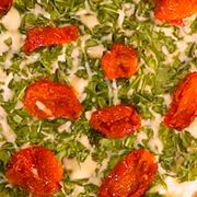 Especiais: 32-Rúcula - Pizza Grande Quadrada (16 Fatias) (Ingredientes: Molho de Tomate, Mussarela, Tomate Seco, Rúcula Fresca, Orégano)