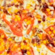 Especiais: 38-Siciliana - Pizza Grande Quadrada (16 Fatias) (Ingredientes: Molho de Tomate, Mussarela, Tomate, Bacon, Champignon, Orégano)