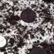 Doces Presidenciais: 108-Mini Oreo - Pizza Grande Quadrada (16 Fatias) (Ingredientes: Mussarela, Creme de Leite, Chocolate, Mini Oreo)