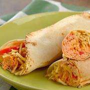 Sanduíches no Pão Sírio: 08-Sírio Frango I - Sanduíche (Ingredientes: Filé de Frango, Apresuntado, Mussarela, Alface, Tomate, Catupiry, Molho Especial da Casa)