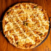Salgadas: 14-Frango C/ Catupiry - Pizza Grande (Ingredientes: Azeitonas, Catupiry, Cebola, Creme de Leite, Frango, Molho de Tomate, Mussarela, Orégano)