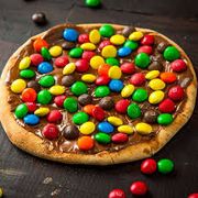Esfihas Doces: Esfiha doce M&M - Deliciosa esfiha doce contendo Chocolate ao leite e morango.