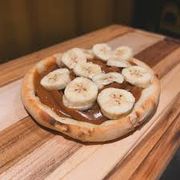 Esfihas Doces: Esfiha doce de Chocolate com Banana - Deliciosa esfiha doce contendo chocolate ao leite com banana.