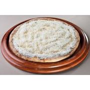 Pizzas doces: Pizza doce de Beijinho - Pizza doce contendo um delicioso recheio de creme de leite ninho com coco e leite condensado