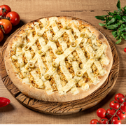 Premium: Frango com Requeijão - Pizza Grande (Ingredientes: Azeitona, Finalizada com orégano, Frango Desfiado, Massa artesanal, Molho, Muçarela, Requeijão Cremoso)