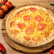 Tradicionais: Mussarela - Pizza Grande (Ingredientes: Azeitona, Finalizada com orégano, Queijo mussarela, Tomate Fresco)