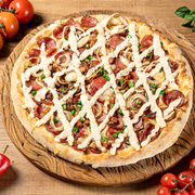 Tradicionais: Calabacon - Pizza Grande (Ingredientes: Bacon, Calabresa, Cebola, Ervilha, Molho, Mussarela)
