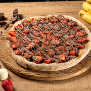 Doces: Morango - Pizza Grande (Ingredientes: Chocolate, Granulado, Molho, Morango, Mussarela)