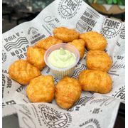Porção: Nuggets Chicken - Porção (Ingredientes: Acompanha maionese verde)