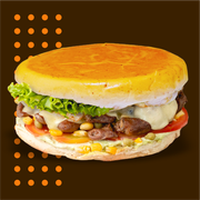 Xis Brood: X-brood Coração - Xis (Ingredientes: Pão, Tomate, Milho, Coração de Frango, Ovo, Presunto, Muçarela, Ketchup, Mostarda, Maionese Verde)