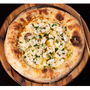 Tradicionais: Champignon - Pizza Família (Ingredientes: Champignon, Massa de Longa Fermentação, Molho da Casa, Mussarela, Orégano)
