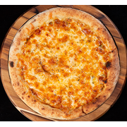 Tradicionais: Muçarela - Pizza Família (Ingredientes: Massa de Longa Fermentação, Molho da Casa, Mussarela, Orégano)