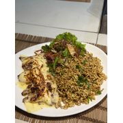Porções: Filé De Tilápia À Parmegiana - Porção (Ingredientes: Filé de Tilápia assado, coberto com molho de tomate, muçarela flambada , macarrão e legumes ao molho do chefe)
