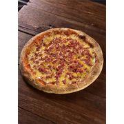 Doces: Banana c/ Chocolate Preto - Pizza Família (Ingredientes: Banana, Chocolate Preto, Massa de Longa Fermentação, Mussarela)