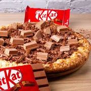 Doce Gourmet: Kit Kat - Pizza Gigante (Ingredientes: Creme de Leite, Mussarela, Chocolate ao Leite, Kit Kat, Leite Condensado)