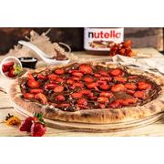 Doce Gourmet: Nutella c/ Morango - Pizza Gigante (Ingredientes: Creme de Leite, Mussarela, Nutella, Morango, Leite Condensado)
