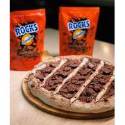 Doce Gourmet: Ovomaltine - Pizza Gigante (Ingredientes: Creme de Leite, Mussarela, Chocolate ao Leite, Ovomaltine, Leite Condensado)