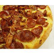 Tradicionais: Calabresa c/ Bacon - Pizza Gigante (Ingredientes: Molho, Calabresa, Bacon, Mussarela, Orégano)
