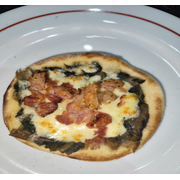 Esfihas Especiais: Escarola - Esfiha (Ingredientes: Bacon, Escarola, Mussarela)
