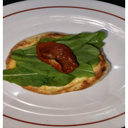 Esfihas Especiais: Rúcula - Esfiha (Ingredientes: Mussarela, Rúcula, Tomate Seco)