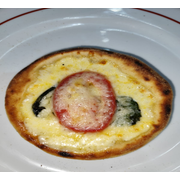 Esfihas Especiais: Marguerita - Esfiha (Ingredientes: Manjericão Fresco, Mussarela, Parmesão, Rodela de Tomate)