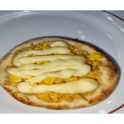 Esfihas Especiais: Caipira - Esfiha (Ingredientes: Frango Desfiado, Milho Verde Fresco, Requeijão Cremoso)