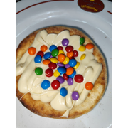 Esfihas Doces: Chocolate Branco Com M&M - Esfiha (Ingredientes: Chocolate Branco, Creme de Leite, M&M)