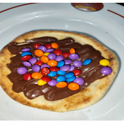 Esfihas Doces: Chocolate Preto Com M&M - Esfiha (Ingredientes: Chocolate ao Leite, Creme de Leite, M&M)